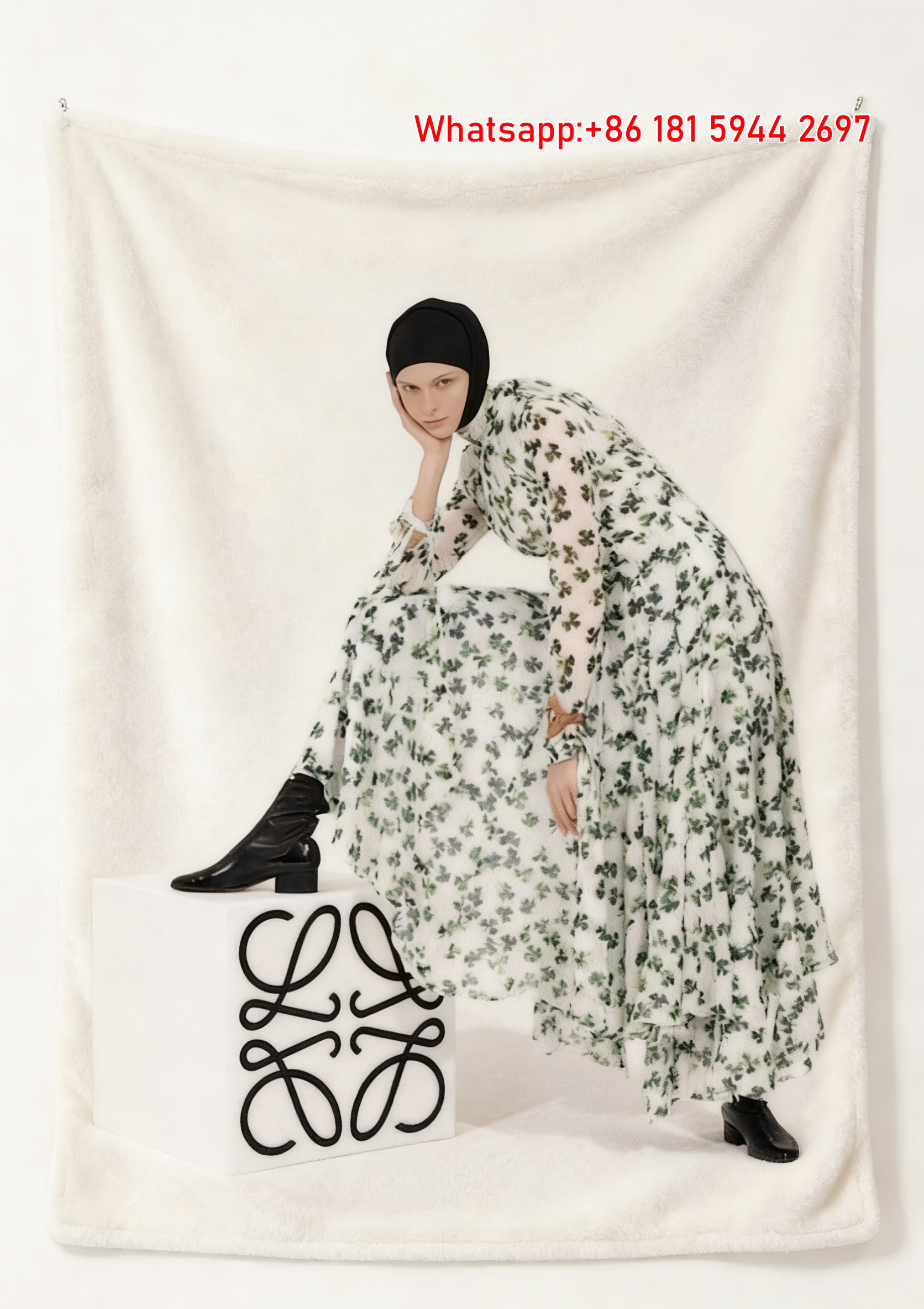 LOEWE Anagram Tank Top Print Flannel Fleece Throw Blanket L358